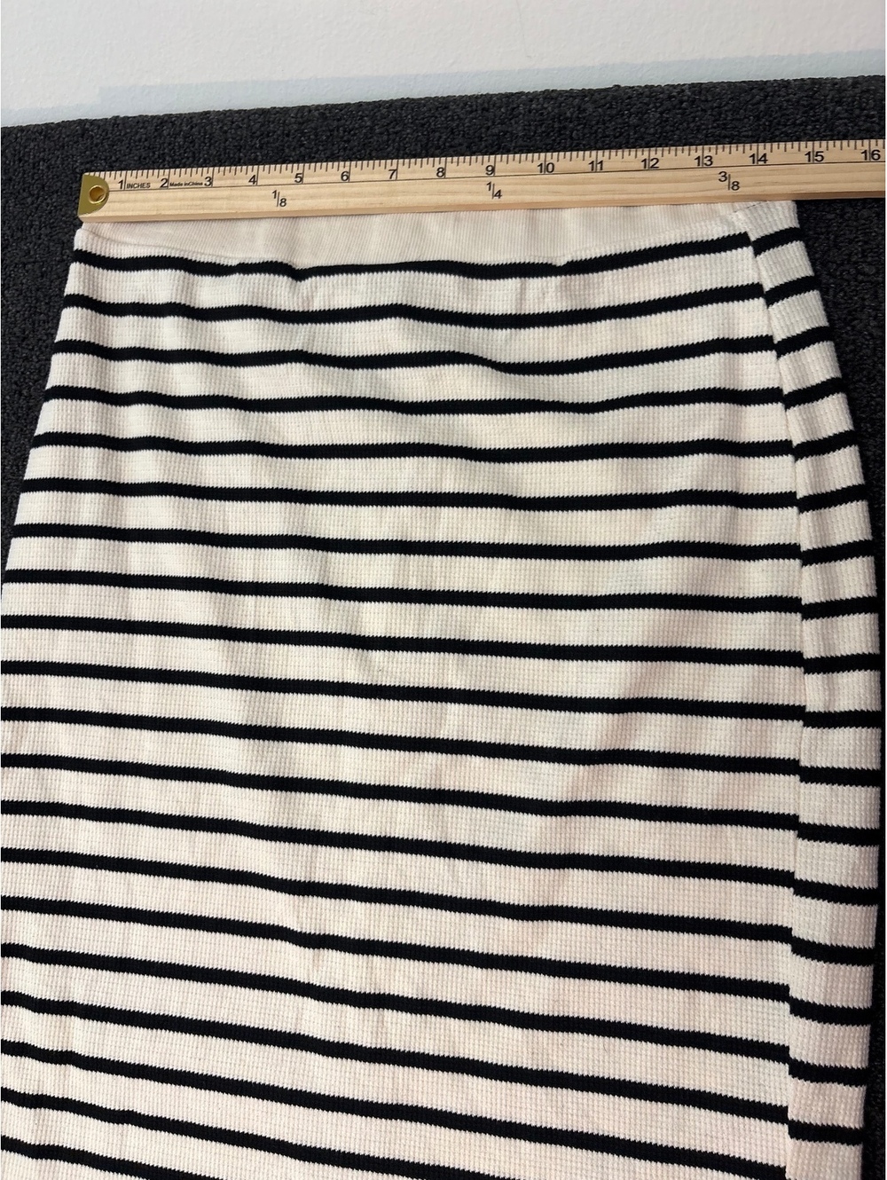 Atelier Beige Striped Knit Pencil Skirt, Size Large, Very Good Condition - Picture 2 of 6